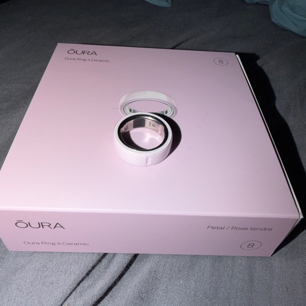 Oura Ring 4 in Petal Ceramic Size 8 - Picture 4 of 5